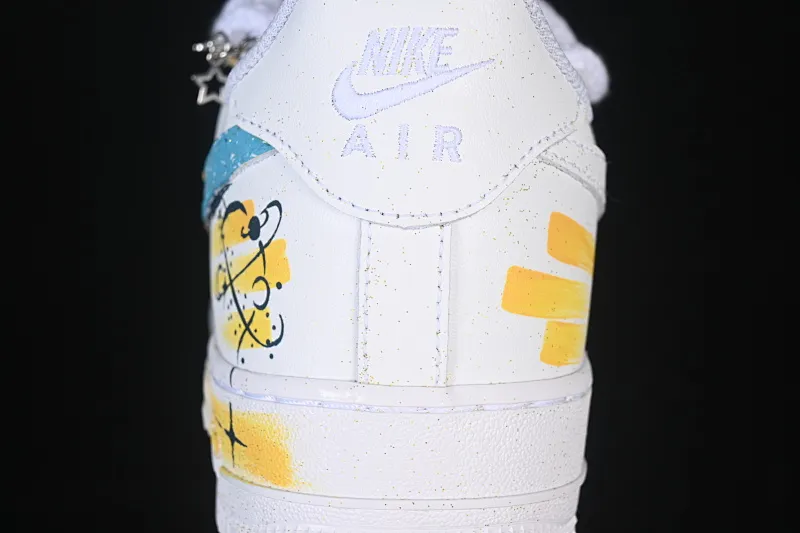 All categories Nk Air Force 1 Air Force series Nk Air Force 1 Low Air Force low-top Nike Air Force 1'07 Low "Leo" Hand-painted graffiti twelve constellations series Leo Air Force One low-top casual sneakers Constellation 723-822